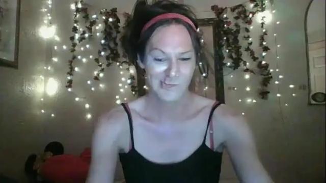 Image 7 of thesillymillie Stream on Chaturbate on 3 days ago