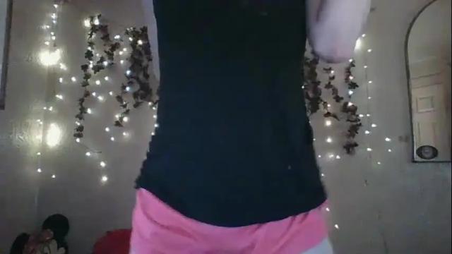 Image 4 of thesillymillie Stream on Chaturbate on 2 months ago