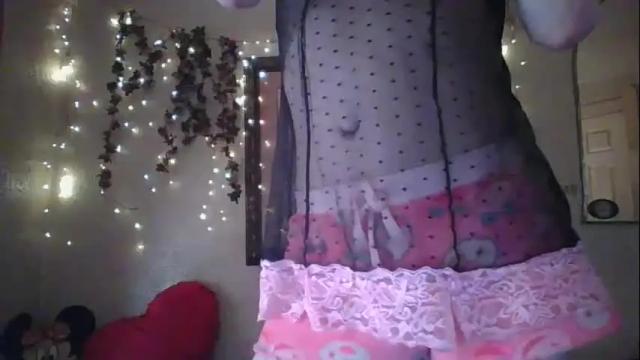 Image 2 of thesillymillie Stream on Chaturbate on 2 months ago