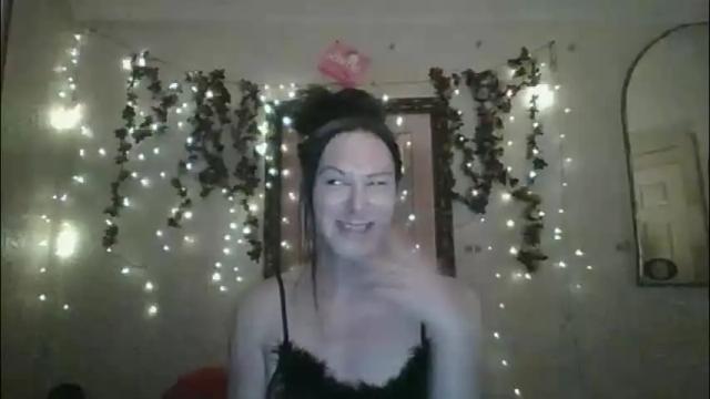 Image 8 of thesillymillie Stream on Chaturbate on 2 months ago
