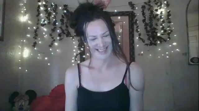 Image 6 of thesillymillie Stream on Chaturbate on 1 month ago