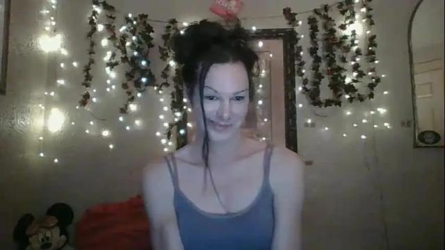 Image 2 of thesillymillie Stream on Chaturbate on 1 month ago