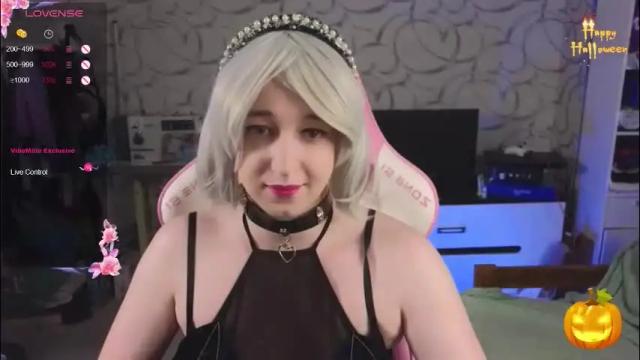 Image 2 of thetrixy Stream on Chaturbate on 2 months ago