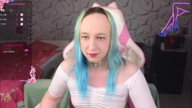 Image 2 of thetrixy Stream on Chaturbate on 2 months ago