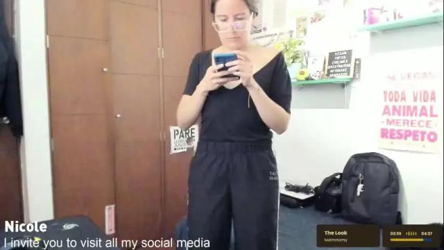 Image 12 of thetropicalseduction Stream on Chaturbate on 2 months ago