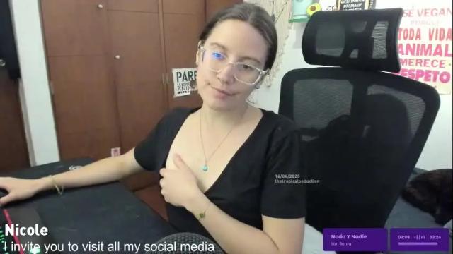Image 7 of thetropicalseduction Stream on Chaturbate on 2 months ago