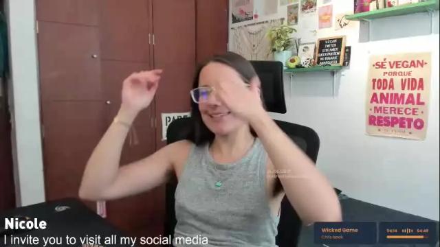 Image 2 of thetropicalseduction Stream on Chaturbate on 2 months ago
