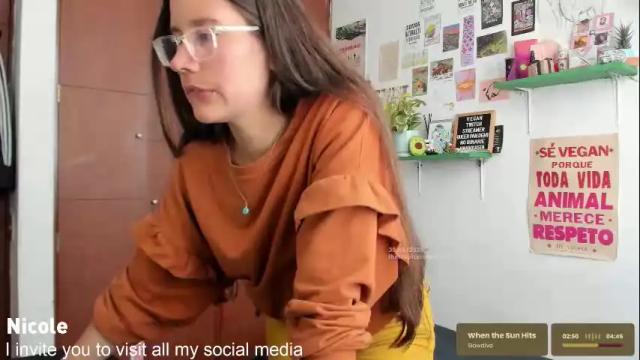 Image 12 of thetropicalseduction Stream on Chaturbate on 2 months ago
