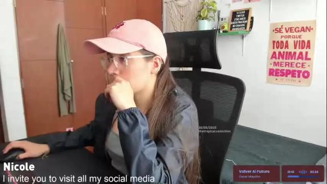 Image 3 of thetropicalseduction Stream on Chaturbate on 1 month ago