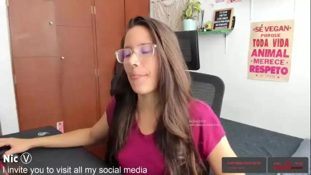 Image 4 of thetropicalseduction Stream on Chaturbate on 1 month ago