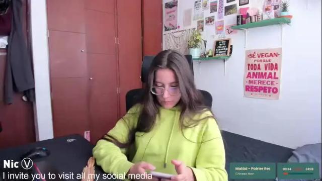 Image 3 of thetropicalseduction Stream on Chaturbate on 17 days ago