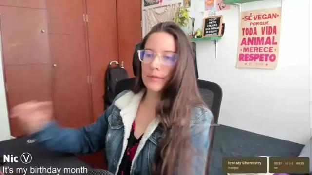 Image 3 of thetropicalseduction Stream on Chaturbate on 5 days ago