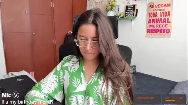 Image 3 of thetropicalseduction Stream on Chaturbate on 2 days ago
