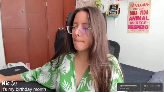 Image 8 of thetropicalseduction Stream on Chaturbate on 2 days ago