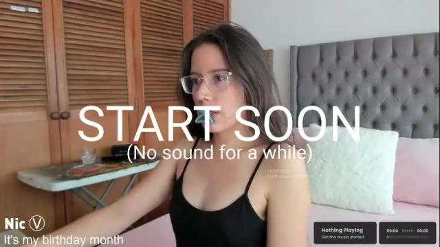 Image 2 of thetropicalseduction Stream on Chaturbate on 3 months ago