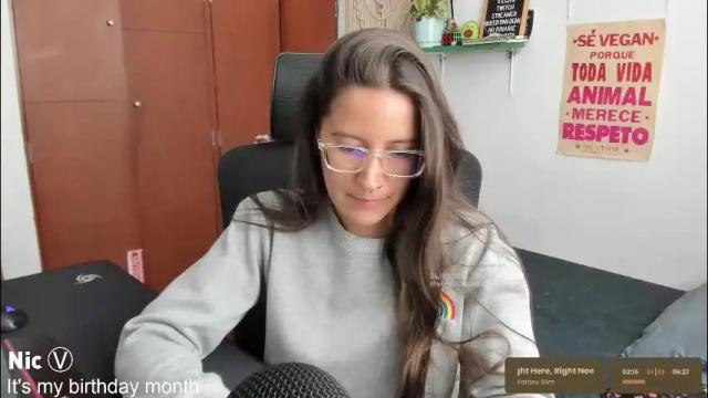 Image 10 of thetropicalseduction Stream on Chaturbate on 3 months ago