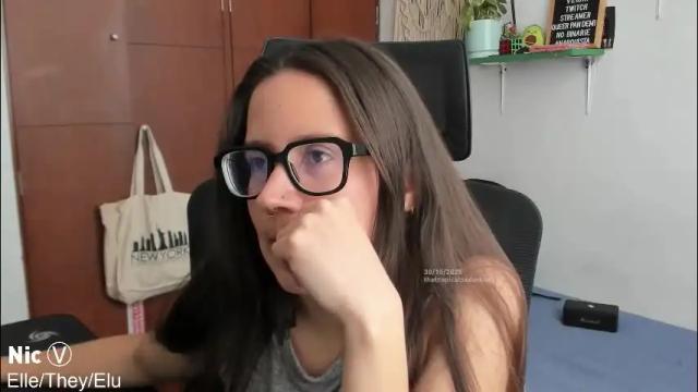 Image 10 of thetropicalseduction Stream on Chaturbate on 12 days ago