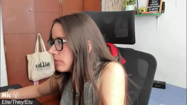 Image 8 of thetropicalseduction Stream on Chaturbate on 12 days ago