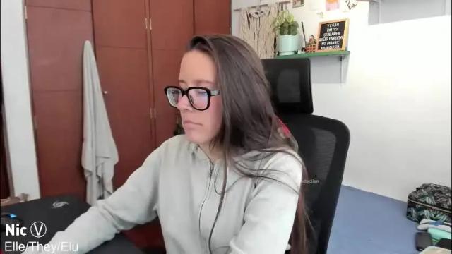 Image 2 of thetropicalseduction Stream on Chaturbate on 12 days ago