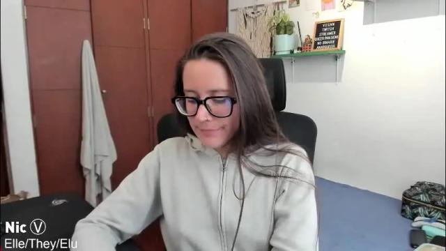 Image 4 of thetropicalseduction Stream on Chaturbate on 12 days ago