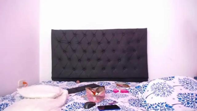 Image 3 of thewondergirsl Stream on Chaturbate on 16 months ago