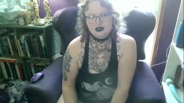 Image 11 of thiccwitchbitch Stream on Chaturbate on 5 months ago