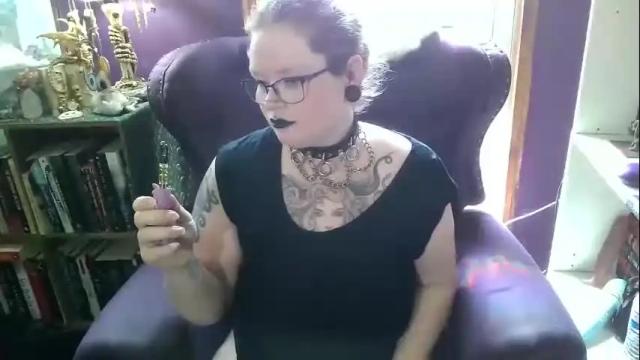 Image 3 of thiccwitchbitch Stream on Chaturbate on 5 months ago
