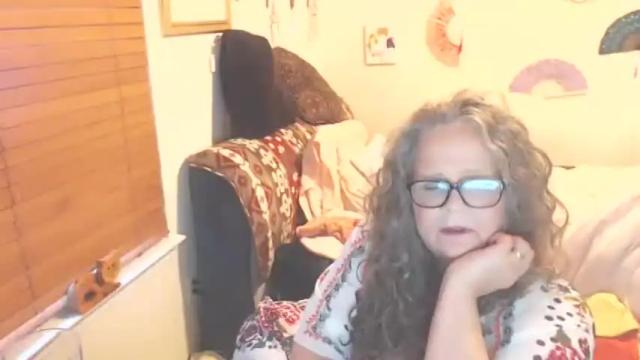 Image 11 of thickhippiechick Stream on Chaturbate on 16 months ago