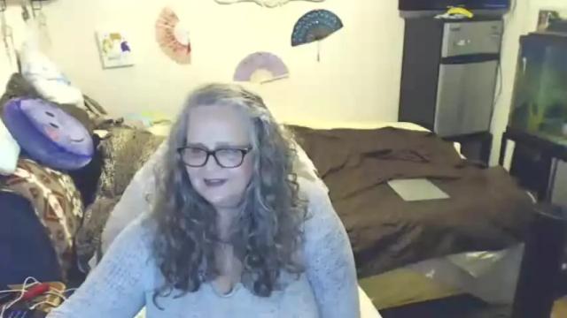 Image 6 of thickhippiechick Stream on Chaturbate on 16 months ago