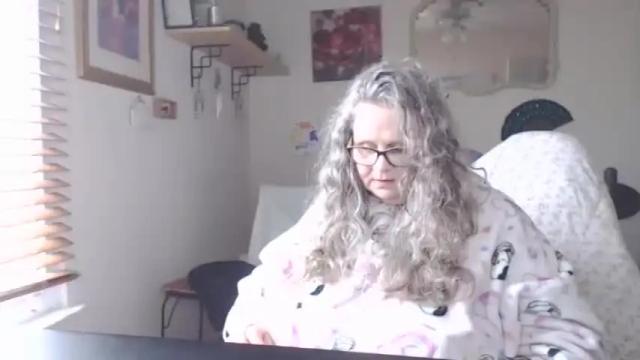 Image 3 of thickhippiechick Stream on Chaturbate on 15 months ago