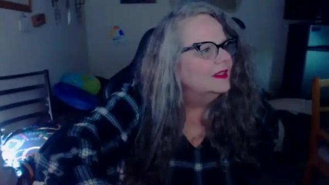 Image 8 of thickhippiechick Stream on Chaturbate on 13 months ago