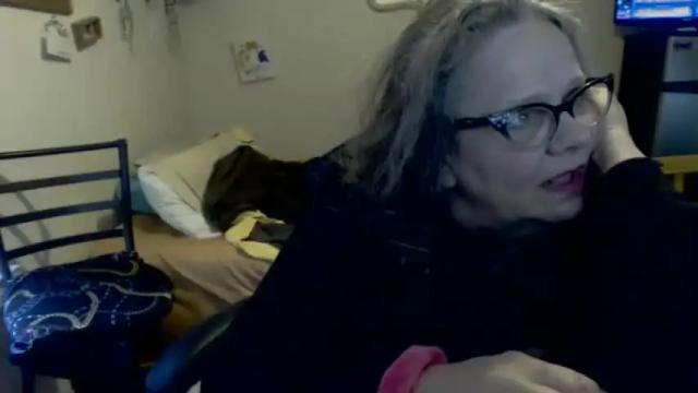 Image 11 of thickhippiechick Stream on Chaturbate on 13 months ago