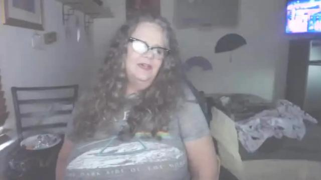 Image 6 of thickhippiechick Stream on Chaturbate on 13 months ago