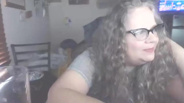 Image 7 of thickhippiechick Stream on Chaturbate on 13 months ago