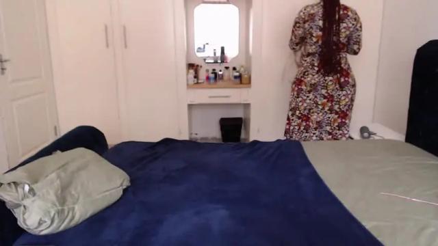 Image 3 of thickjes Stream on Chaturbate on 13 months ago