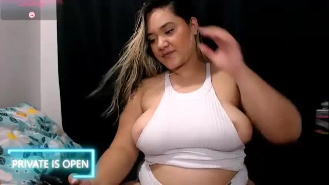 Image 2 of thina_9212 Stream on Chaturbate on 3 days ago