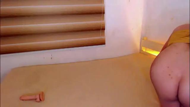 Image 2 of thinkoflaura Stream on Chaturbate on 2 months ago