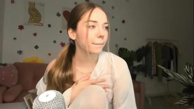 Image 4 of thisisamelia Stream on Chaturbate on 7 months ago