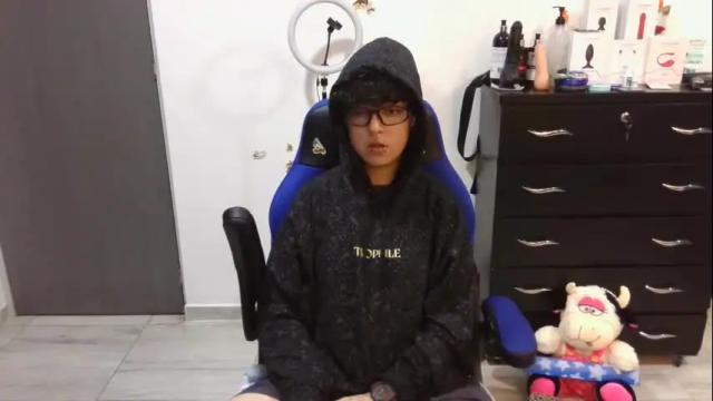 Image 4 of thomascooper_cams Stream on Chaturbate on 13 days ago