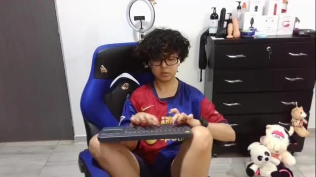 Image 12 of thomascooper_cams Stream on Chaturbate on 3 days ago