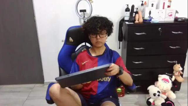 Image 3 of thomascooper_cams Stream on Chaturbate on 3 days ago