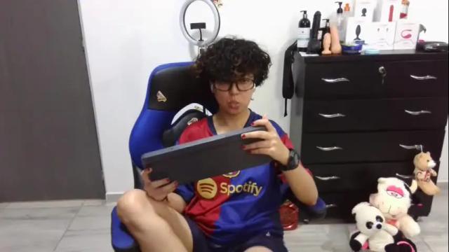 Image 4 of thomascooper_cams Stream on Chaturbate on 3 days ago