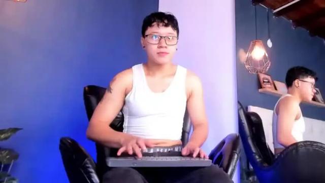 Image 4 of tiago_boss Stream on Chaturbate on 13 months ago