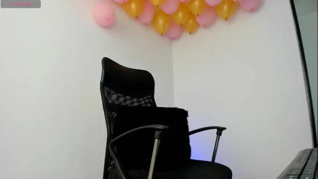 Image 10 of tiago_hannah Stream on Chaturbate on 1 month ago