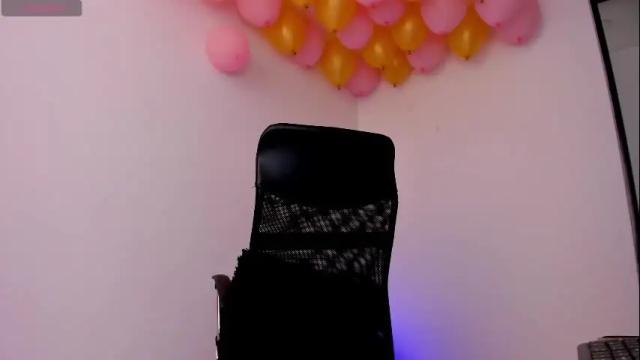 Image 12 of tiago_hannah Stream on Chaturbate on 29 days ago