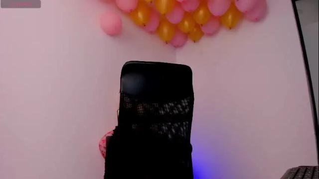 Image 4 of tiago_hannah Stream on Chaturbate on 29 days ago
