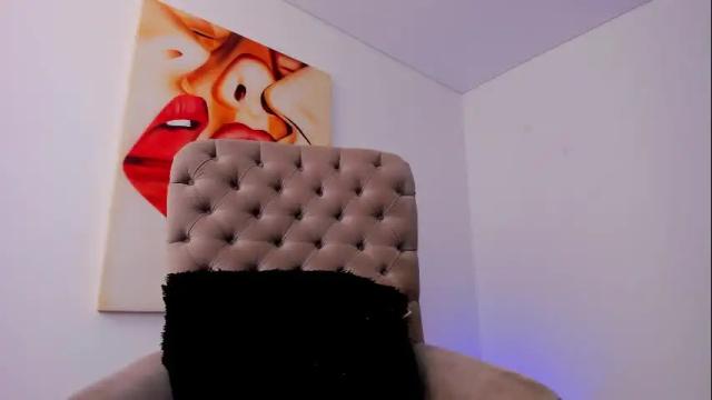 Image 12 of tiago_hannah Stream on Chaturbate on 12 days ago