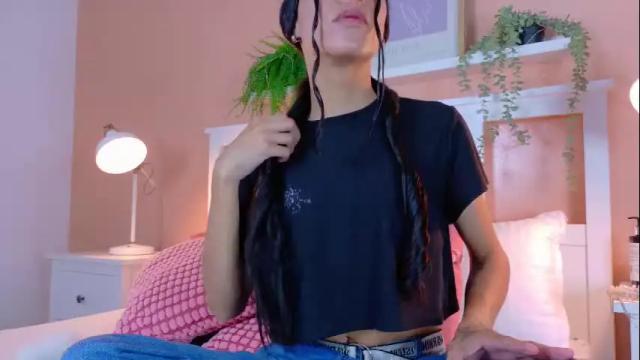 Image 3 of tiana_cinnamon Stream on Chaturbate on 26 days ago