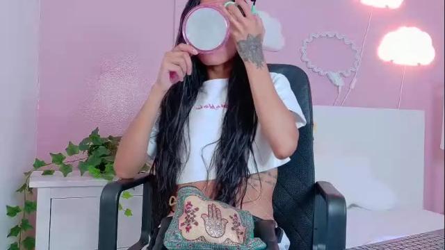 Image 2 of tiana_cinnamon Stream on Chaturbate on 2 days ago