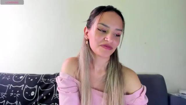 Image 11 of tiana_grey Stream on Chaturbate on 19 months ago